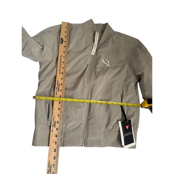Lululemon Women's Reversible Bomber Jacket Size 6 Polyester & Nylon Beige. - Picture 3 of 14